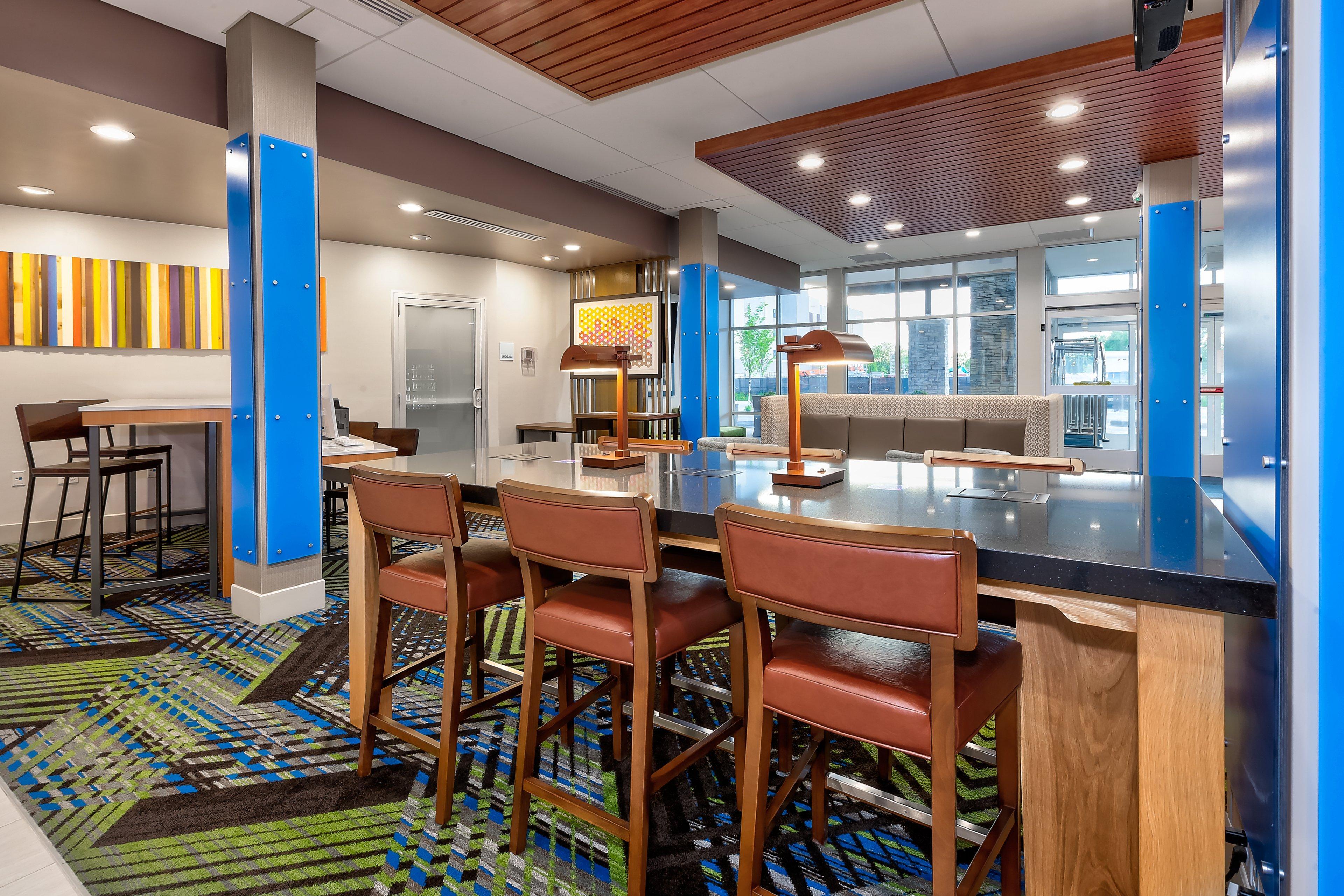 Holiday Inn Express & Suites - Grand Rapids Airport - South By Ihg Exterior foto